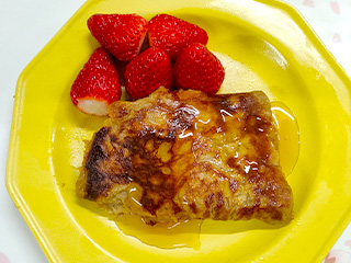 ほうじ茶ラテとおもちのパンケーキ