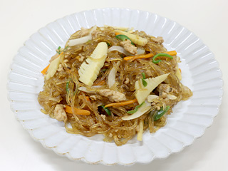 季節野菜のほうじ茶チャプチェ